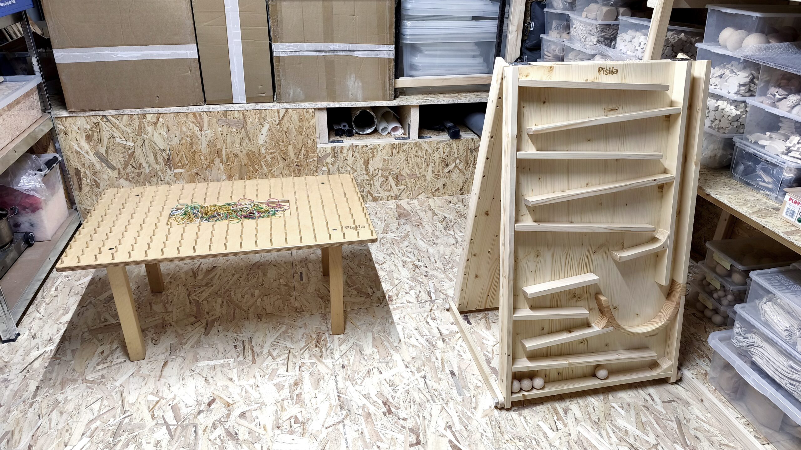 Pisila tegevuslauad puidupesa töökojas