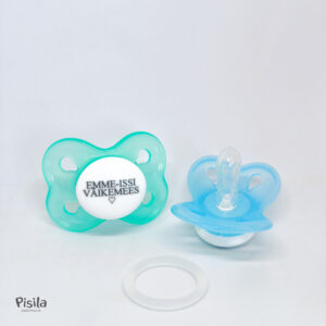 Enneaegse beebi lutt kirjaga "EMME-ISSI VÄIKEMEES"